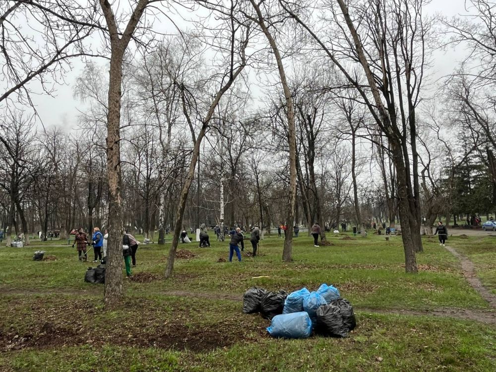 Сергей Желновач: Сегодня, 5 апреля, в городском округе Дебальцево состоялся общереспубликанский субботник, который стал важным мероприятием для жителе округа и символом сплоченности Сергей Желновач: Сегодня, 5 апреля, в городском округе Дебальцево состоялся общереспубликанский субботник, который стал важным мероприятием для жителе округа и символом сплоченности