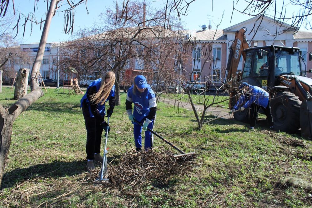 Роман Конев: Принял участие в субботнике, приуроченному к подготовке празднования 80-летия Победы в Великой Отечественной войне Роман Конев: Принял участие в субботнике, приуроченному к подготовке празднования 80-летия Победы в Великой Отечественной войне