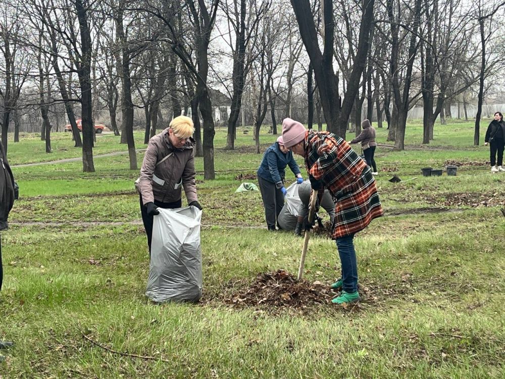 Сергей Желновач: Сегодня, 5 апреля, в городском округе Дебальцево состоялся общереспубликанский субботник, который стал важным мероприятием для жителе округа и символом сплоченности Сергей Желновач: Сегодня, 5 апреля, в городском округе Дебальцево состоялся общереспубликанский субботник, который стал важным мероприятием для жителе округа и символом сплоченности