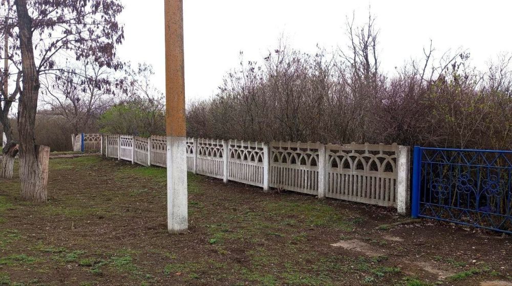 Активисты первичного отделения №1043 Всероссийский политической партии «Единая Россия» и местные жители приняли участие в общереспубликанском субботнике Активисты первичного отделения №1043 Всероссийский политической партии «Единая Россия» и местные жители приняли участие в общереспубликанском субботнике