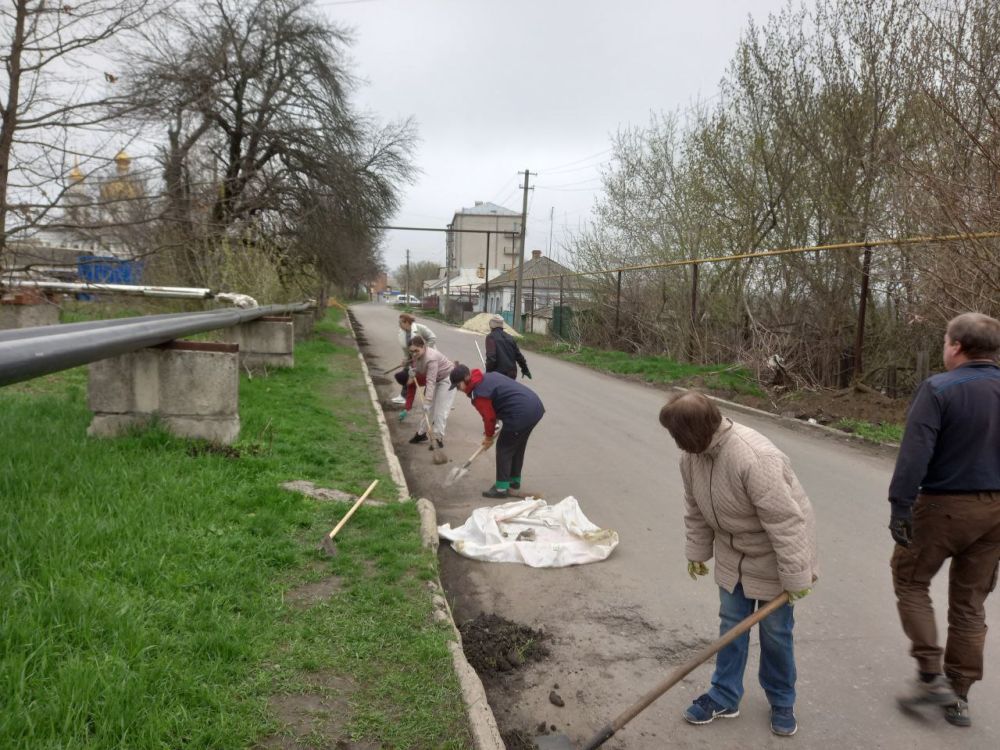 Еще фото с субботника Еще фото с субботника