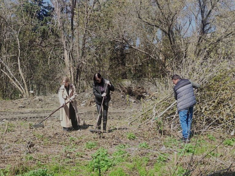 Коллективы подведомственных Минтрансу предприятий поддержали месячник по благоустройству «Зеленый Донбасс» Коллективы подведомственных Минтрансу предприятий поддержали месячник по благоустройству «Зеленый Донбасс»