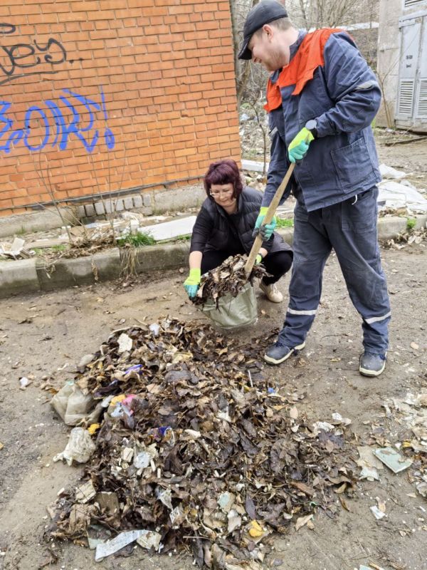 Сегодня состоялся общереспубликанский субботник в Ильичевском районе Мариуполя Сегодня состоялся общереспубликанский субботник в Ильичевском районе Мариуполя