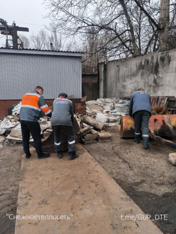 СОТРУДНИКИ ГУП ДНР «ДОНБАССТЕПЛОЭНЕРГО» ПРИСОЕДИНИЛИСЬ К ОБЩЕРЕСПУБЛИКАНСКОМУ СУББОТНИКУ СОТРУДНИКИ ГУП ДНР «ДОНБАССТЕПЛОЭНЕРГО» ПРИСОЕДИНИЛИСЬ К ОБЩЕРЕСПУБЛИКАНСКОМУ СУББОТНИКУ