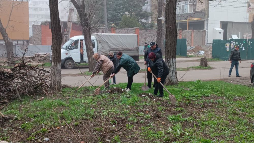 Управа Жовтневого внутригородского района приняла участие в общереспубликанском субботнике! Управа Жовтневого внутригородского района приняла участие в общереспубликанском субботнике!