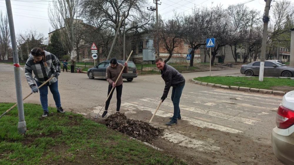 Во исполнение Поручения Главы Донецкой Народной Республики Дениса Владимировича Пушилина, по партийному проекту «Городская среда», в рамках двухмесячника по благоустройству населенных пунктов в Старобешевском муниципальном... Во исполнение Поручения Главы Донецкой Народной Республики Дениса Владимировича Пушилина, по партийному проекту «Городская среда», в рамках двухмесячника по благоустройству населенных пунктов в Старобешевском муниципальном...