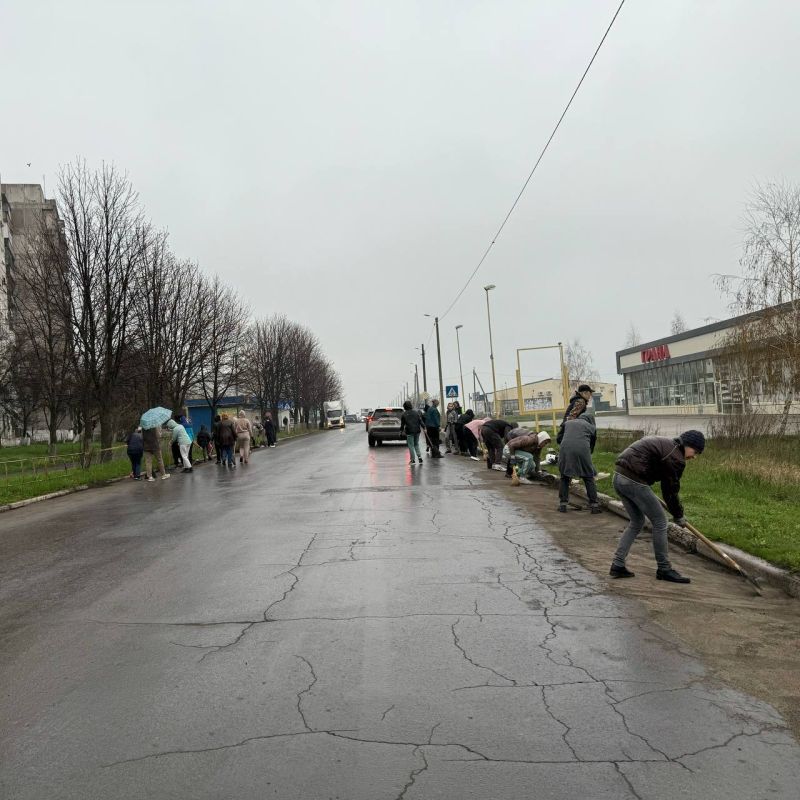 «Что мне дождь, что мне зной, что мне дождик проливной, когда мои друзья со мной!» «Что мне дождь, что мне зной, что мне дождик проливной, когда мои друзья со мной!»
