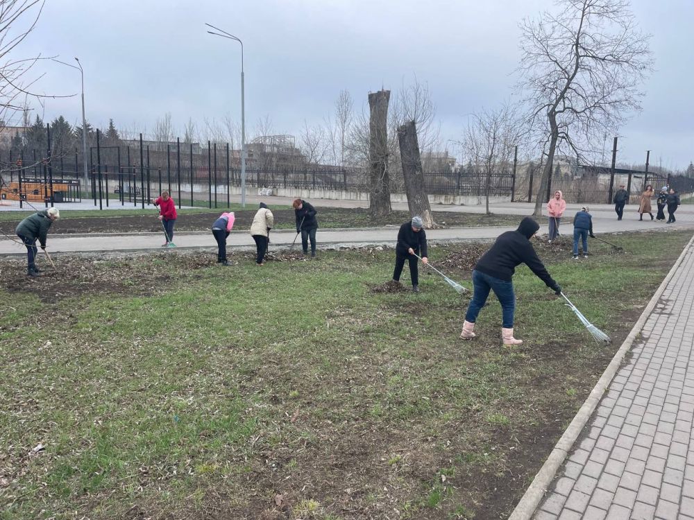 Кировский внутригородской район принял участие в общереспубликанском субботнике Кировский внутригородской район принял участие в общереспубликанском субботнике