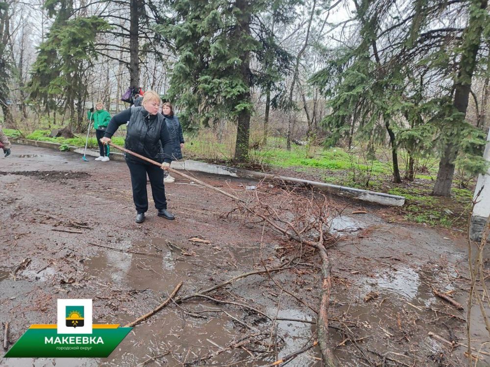 В Горняцком внутригородском районе прошёл общереспубликанский субботник В Горняцком внутригородском районе прошёл общереспубликанский субботник