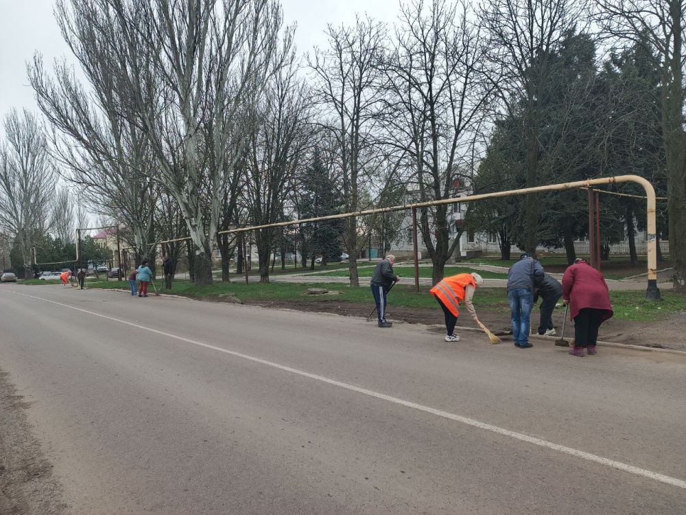 Во исполнение Поручения Главы Донецкой Народной Республики Дениса Владимировича Пушилина, по партийному проекту «Городская среда», в рамках двухмесячника по благоустройству населенных пунктов в Старобешевском муниципальном... Во исполнение Поручения Главы Донецкой Народной Республики Дениса Владимировича Пушилина, по партийному проекту «Городская среда», в рамках двухмесячника по благоустройству населенных пунктов в Старобешевском муниципальном...