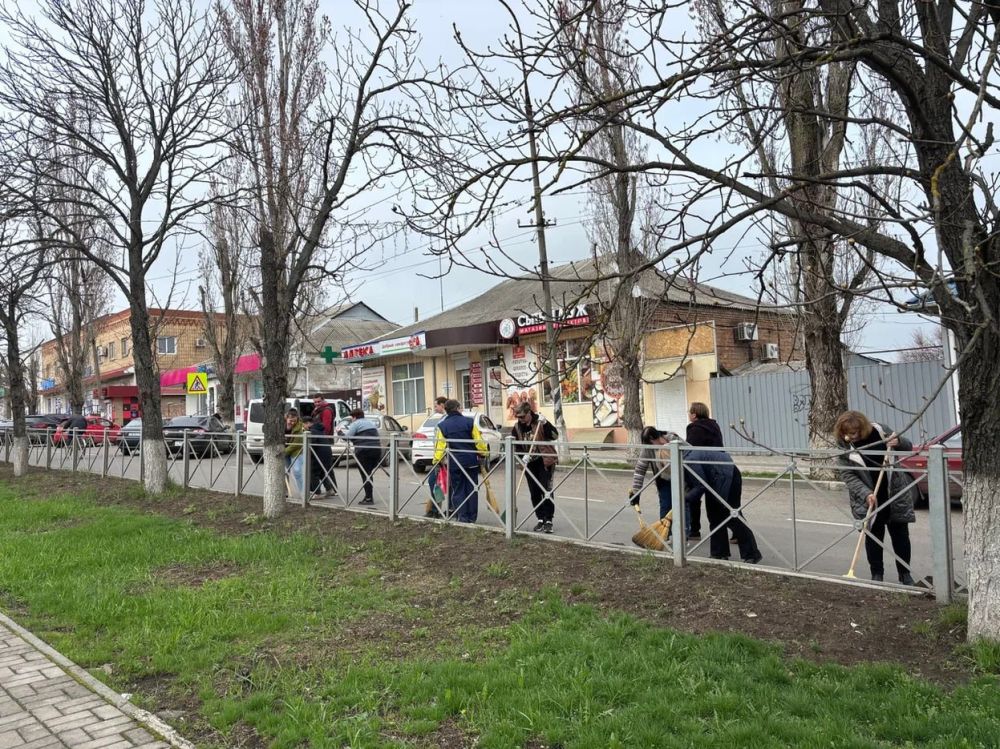 Борис Трима: В Мангушском округе прошел масштабный общереспубликанский субботник Борис Трима: В Мангушском округе прошел масштабный общереспубликанский субботник