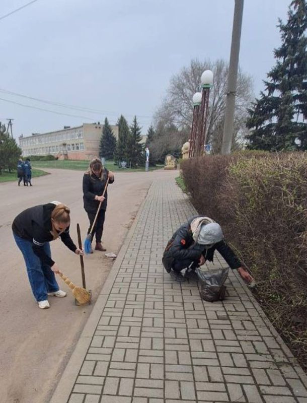 Субботник как праздник - весело и полезно! Субботник как праздник - весело и полезно!