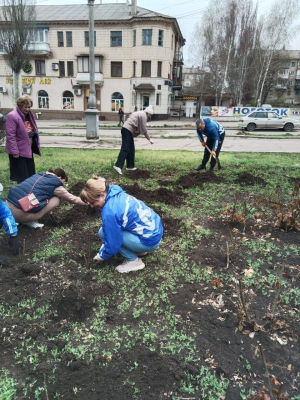 Весна – это традиционное время наведения чистоты и порядка, а субботники - добрая традиция, объединяющая жителей нашего городского округа Весна – это традиционное время наведения чистоты и порядка, а субботники - добрая традиция, объединяющая жителей нашего городского округа