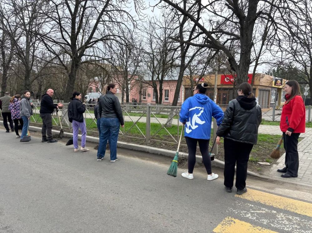 В Мангушском округе прошел масштабный общереспубликанский субботник В Мангушском округе прошел масштабный общереспубликанский субботник