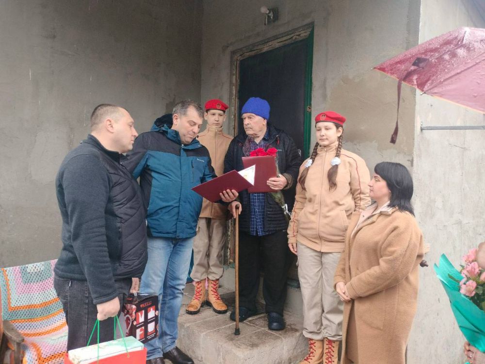 Таймураз Арсоев: Сегодня свой 98 - день рождения отмечает ветеран Великой Отечественной войны Степан Степанович Плахтий Таймураз Арсоев: Сегодня свой 98 - день рождения отмечает ветеран Великой Отечественной войны Степан Степанович Плахтий