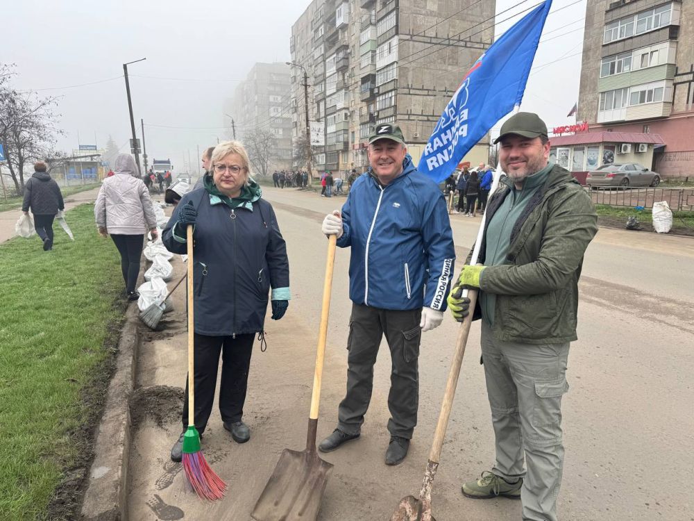 Единая Россия присоединилась ко Всероссийскому субботнику Единая Россия присоединилась ко Всероссийскому субботнику