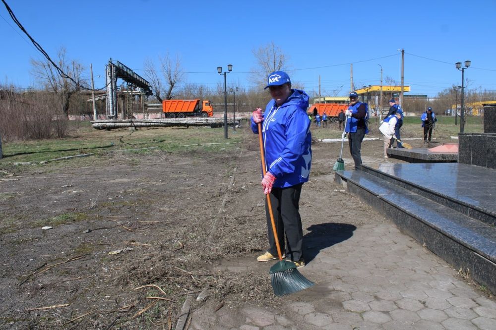 Роман Конев: Принял участие в субботнике, приуроченному к подготовке празднования 80-летия Победы в Великой Отечественной войне Роман Конев: Принял участие в субботнике, приуроченному к подготовке празднования 80-летия Победы в Великой Отечественной войне