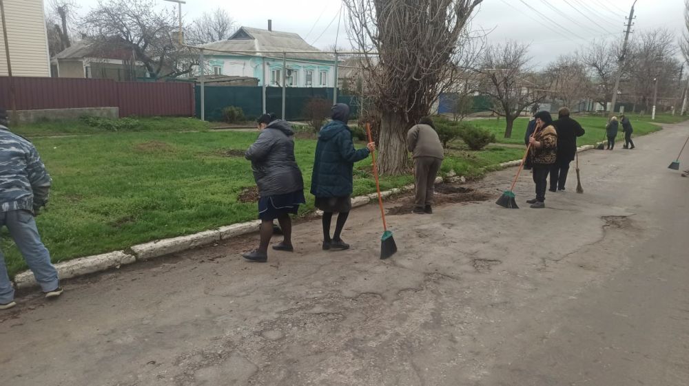 Во исполнение Поручения Главы Донецкой Народной Республики Дениса Владимировича Пушилина, по партийному проекту «Городская среда», в рамках двухмесячника по благоустройству населенных пунктов в Старобешевском муниципальном... Во исполнение Поручения Главы Донецкой Народной Республики Дениса Владимировича Пушилина, по партийному проекту «Городская среда», в рамках двухмесячника по благоустройству населенных пунктов в Старобешевском муниципальном...