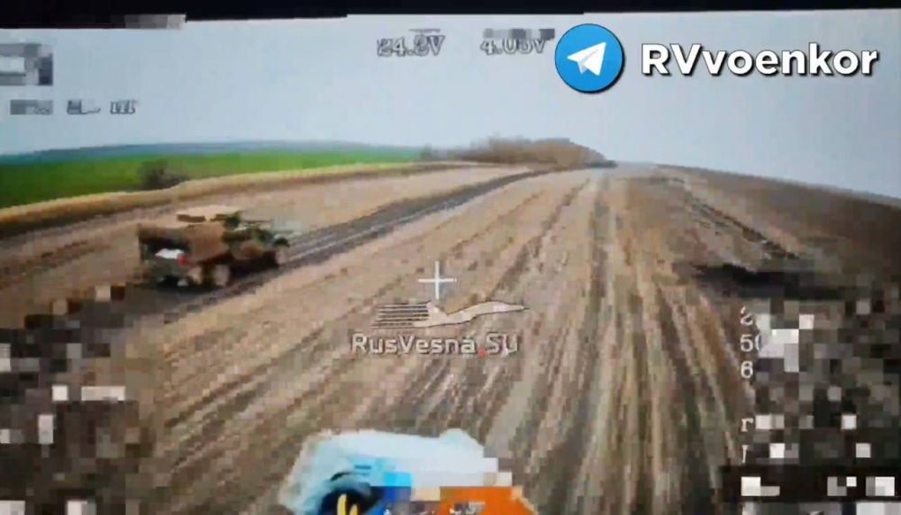 Работа операторов FPV-дронов отряда «Вега» 24-й гв. ОБрСпН по бронетехнике ВСУ на Покровском направлении Работа операторов FPV-дронов отряда «Вега» 24-й гв. ОБрСпН по бронетехнике ВСУ на Покровском направлении