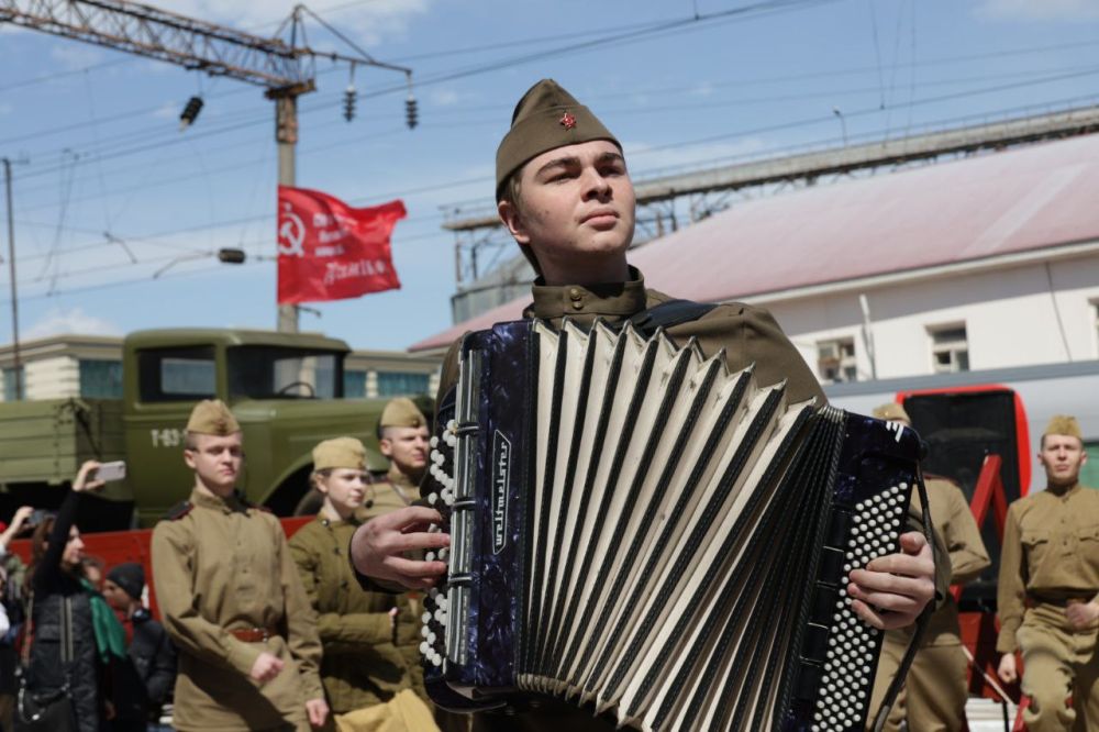 Поезда Победы поехали по стране Поезда Победы поехали по стране