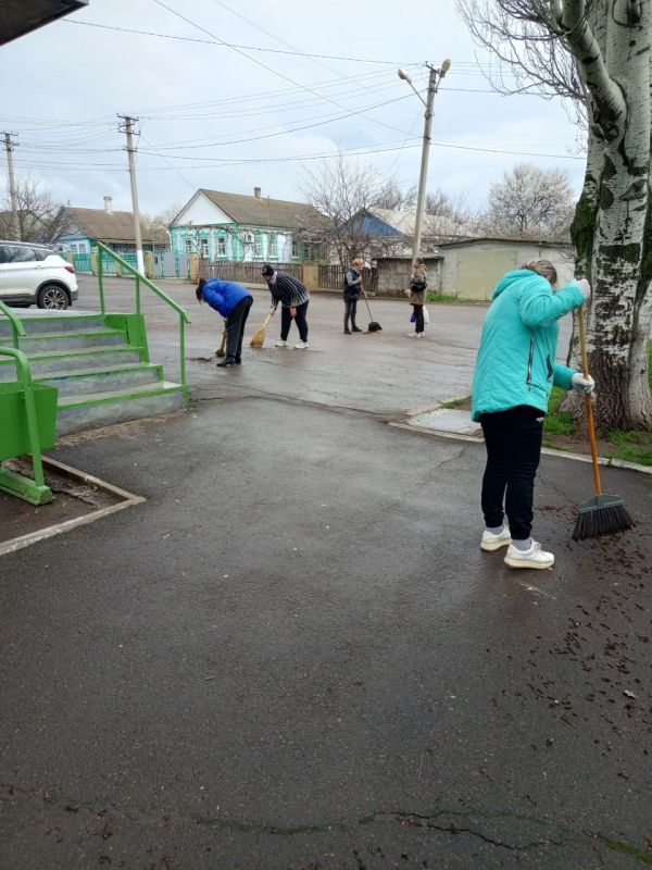 В пгт. Старый Крым состоялся общереспубликанский субботник В пгт. Старый Крым состоялся общереспубликанский субботник