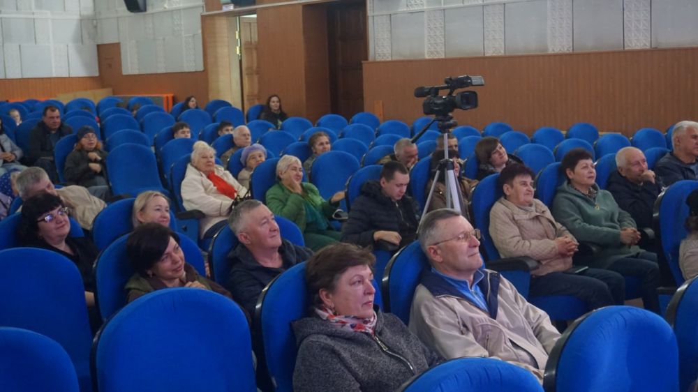 И снова солисты Академического ансамбля песни и пляски Российской Армии имени А. В. Александрова на нашей сцене И снова солисты Академического ансамбля песни и пляски Российской Армии имени А. В. Александрова на нашей сцене