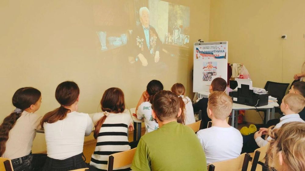 В связи с подготовкой к 80-летию Победы Великой Отечественной войне, объявлением Президентом Российской Федерации 2025 года - годом Защитников Отечества, в целях воспитательной работы в ГБОУ «Мангушская школа №2 Мангушкого... В связи с подготовкой к 80-летию Победы Великой Отечественной войне, объявлением Президентом Российской Федерации 2025 года - годом Защитников Отечества, в целях воспитательной работы в ГБОУ «Мангушская школа №2 Мангушкого...