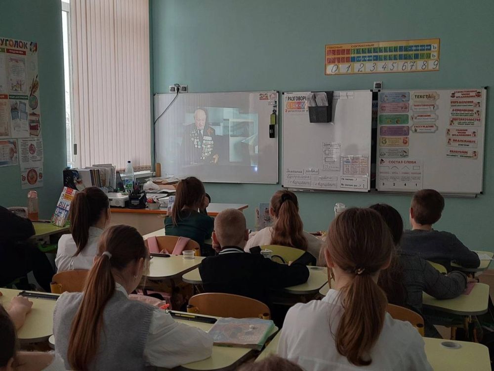 В связи с подготовкой к 80-летию Победы Великой Отечественной войне, объявлением Президентом Российской Федерации 2025 года - годом Защитников Отечества, в целях воспитательной работы в ГБОУ «Мангушская школа №2 Мангушкого... В связи с подготовкой к 80-летию Победы Великой Отечественной войне, объявлением Президентом Российской Федерации 2025 года - годом Защитников Отечества, в целях воспитательной работы в ГБОУ «Мангушская школа №2 Мангушкого...