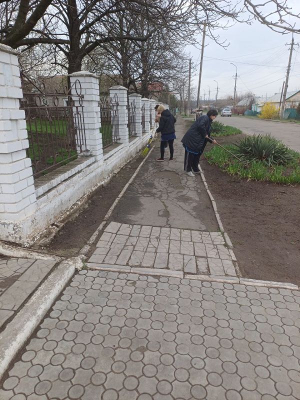 В пгт. Старый Крым состоялся общереспубликанский субботник В пгт. Старый Крым состоялся общереспубликанский субботник