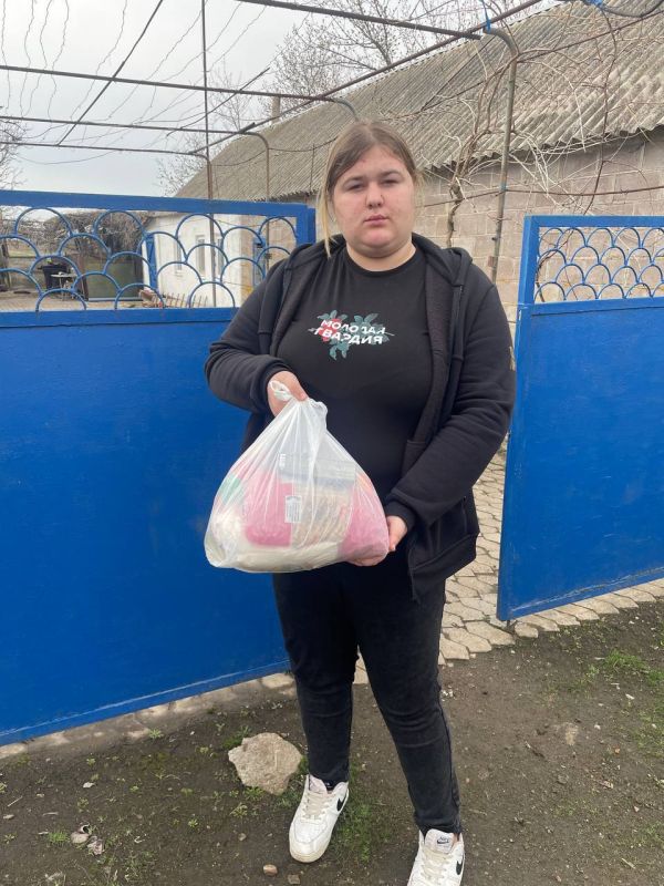 Никто не забыт.... В Год защитника Отечества, в преддверии 9 мая, по партийным проектам «Историческая память» и «Старшее поколение, совместно с представителями МГЕР посетили участника войны Шепель Софию Фёдоровну, с села... Никто не забыт.... В Год защитника Отечества, в преддверии 9 мая, по партийным проектам «Историческая память» и «Старшее поколение, совместно с представителями МГЕР посетили участника войны Шепель Софию Фёдоровну, с села...