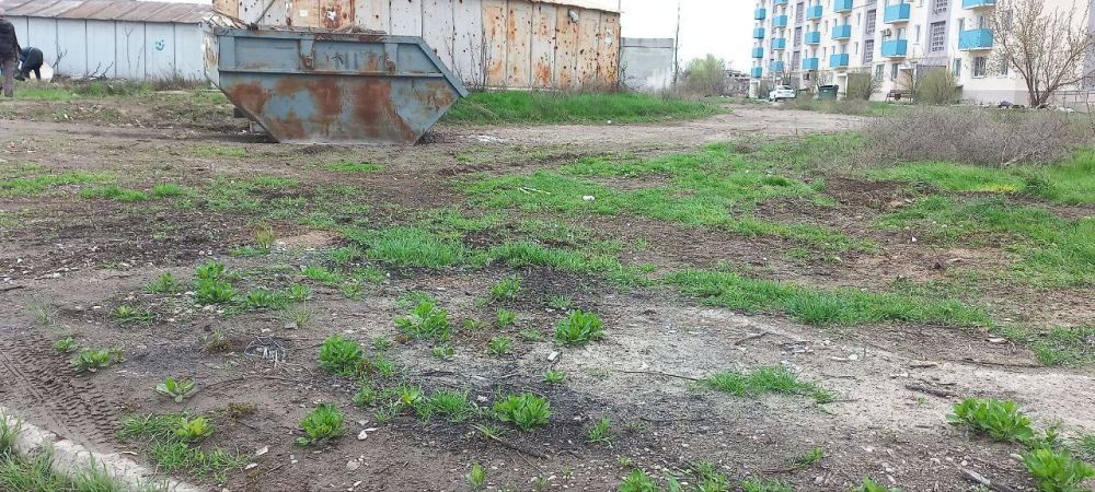 Воскресенье, 6 апреля, отложив отдых и домашнюю рутину, жители частного сектора вышли на субботник Воскресенье, 6 апреля, отложив отдых и домашнюю рутину, жители частного сектора вышли на субботник