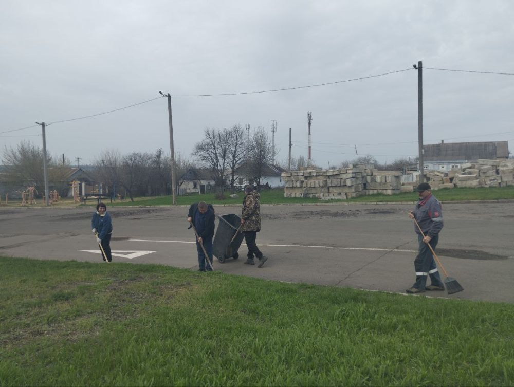 В пгт. Старый Крым состоялся общереспубликанский субботник В пгт. Старый Крым состоялся общереспубликанский субботник