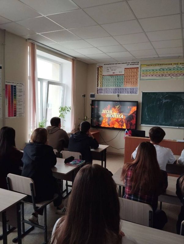 В связи с подготовкой к 80-летию Победы Великой Отечественной войне, объявлением Президентом Российской Федерации 2025 года - годом Защитников Отечества, в целях воспитательной работы в ГБОУ «Мангушская школа №2 Мангушкого... В связи с подготовкой к 80-летию Победы Великой Отечественной войне, объявлением Президентом Российской Федерации 2025 года - годом Защитников Отечества, в целях воспитательной работы в ГБОУ «Мангушская школа №2 Мангушкого...