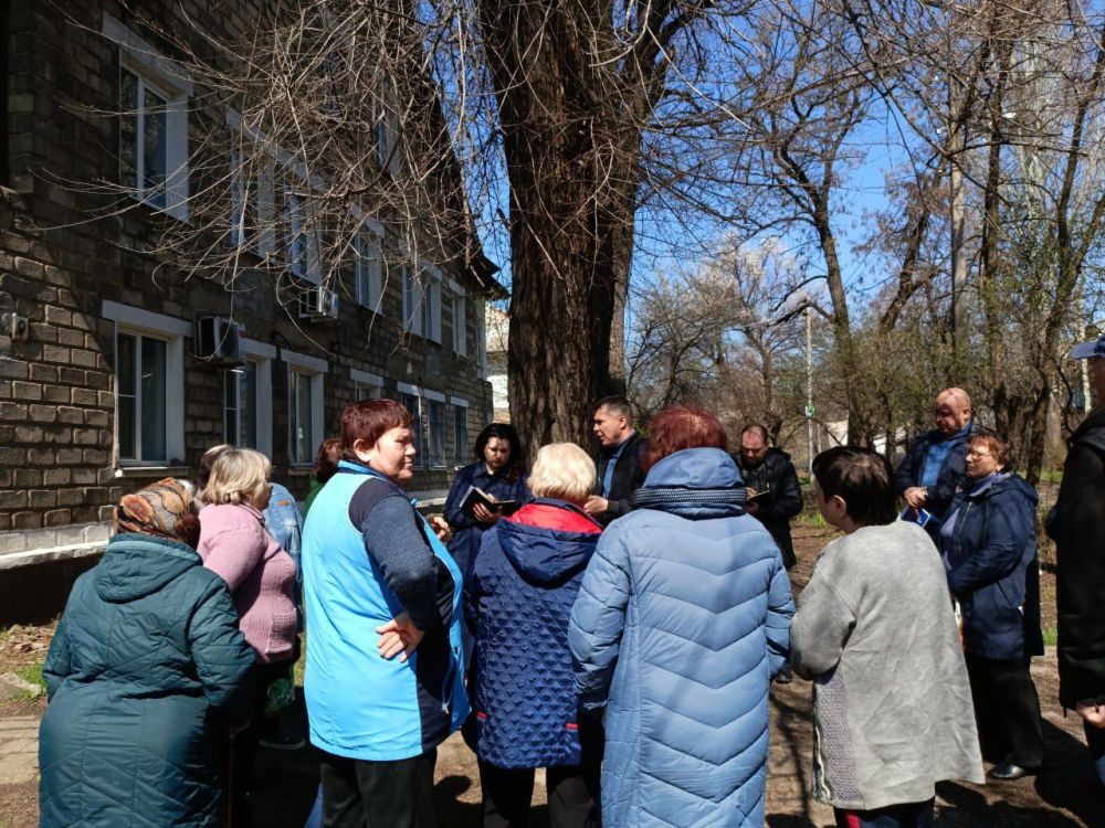 Депутат Анна Кондрыкинская совместно с представителями ГУП ДНР «Вода Донбасса» в посёлке Абакумова Кировского района провела сход жителей Депутат Анна Кондрыкинская совместно с представителями ГУП ДНР «Вода Донбасса» в посёлке Абакумова Кировского района провела сход жителей