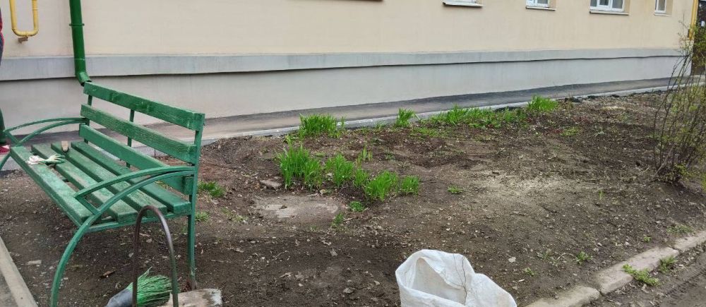 Активные жители Ильичевского района присоединились к республиканскому субботнику Активные жители Ильичевского района присоединились к республиканскому субботнику