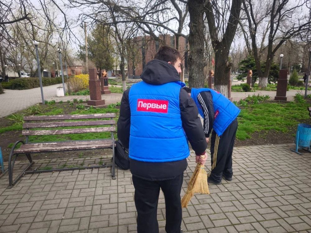 05.04.2025 г. учителя и обучающиеся ГБОУ «Мангушская школа №2 Мангушского м.о.» приняли участие в общереспубликанском субботнике 05.04.2025 г. учителя и обучающиеся ГБОУ «Мангушская школа №2 Мангушского м.о.» приняли участие в общереспубликанском субботнике