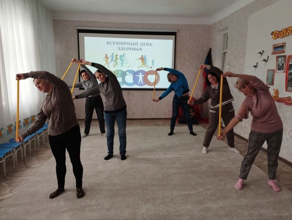 Производственная зарядка. В честь Всемирного дня здоровья активисты #ПО_596 , сотрудники ГБОУ "ОШ 77 Г. О. МАКЕЕВКА" и ГКДОУ "Детский сад 154 г.о. Макеевка" Производственная зарядка. В честь Всемирного дня здоровья активисты #ПО_596 , сотрудники ГБОУ "ОШ 77 Г. О. МАКЕЕВКА" и ГКДОУ "Детский сад 154 г.о. Макеевка"