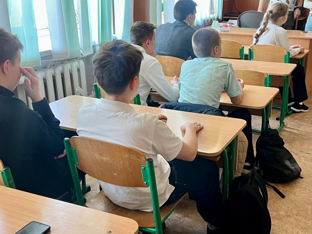 На прошлой неделе Управа Ворошиловского внутригородского района Администрации городского округа Донецк Донецкой Народной Республики организовала два значимых мероприятия совместно с сотрудниками Центра по противодействию... На прошлой неделе Управа Ворошиловского внутригородского района Администрации городского округа Донецк Донецкой Народной Республики организовала два значимых мероприятия совместно с сотрудниками Центра по противодействию...