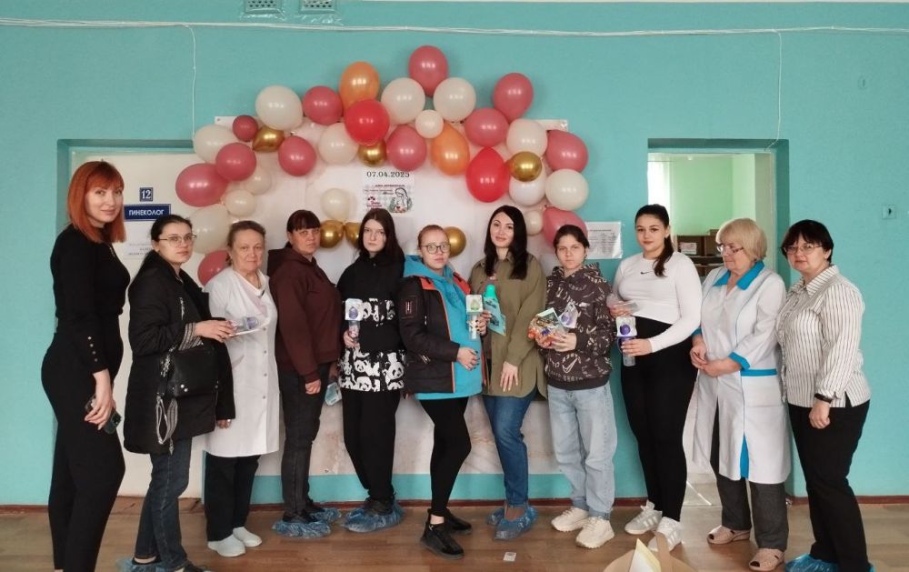 Сегодня, активисты Женского движения партии «Единая Россия» посетили ГБУ ДНР «Центральная городская больница г. Шахтерска» акушерско-гинекологическое отделение, чтобы поздравить будущих мам с Днем беременных.Символично, что... Сегодня, активисты Женского движения партии «Единая Россия» посетили ГБУ ДНР «Центральная городская больница г. Шахтерска» акушерско-гинекологическое отделение, чтобы поздравить будущих мам с Днем беременных.Символично, что...
