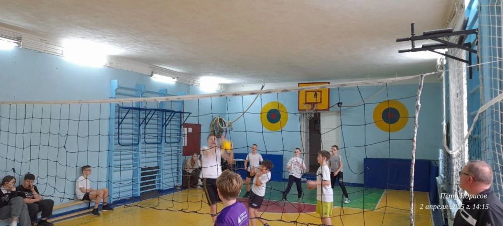 В рамках проведения недели здорового образа жизни, в СШ№2 стартовал ряд мероприятий: 1 и 2 классы - весёлые старты, 3 - 8 классы - соревнования по пионерболу В рамках проведения недели здорового образа жизни, в СШ№2 стартовал ряд мероприятий: 1 и 2 классы - весёлые старты, 3 - 8 классы - соревнования по пионерболу