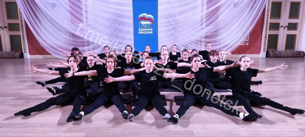 В рамках проекта «Крепкая семья» Всероссийской политической партии «Единая Россия» во Дворце культуры им. В.В. Куйбышева г. Донецка состоялась акция «Будем здоровы!», посвященная Всемирному дню здоровья В рамках проекта «Крепкая семья» Всероссийской политической партии «Единая Россия» во Дворце культуры им. В.В. Куйбышева г. Донецка состоялась акция «Будем здоровы!», посвященная Всемирному дню здоровья