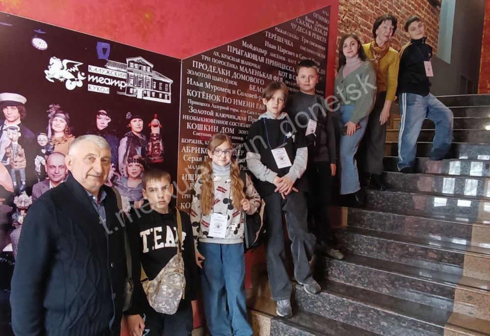 С 4 по 7 апреля в Калуге при поддержке Президентского Фонда Культурных Инициатив состоялся творческий проект «Один народ – одна культура: Наследники героев!» С 4 по 7 апреля в Калуге при поддержке Президентского Фонда Культурных Инициатив состоялся творческий проект «Один народ – одна культура: Наследники героев!»