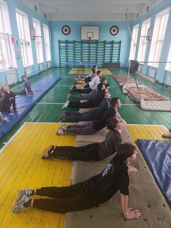 ГБОУ СШ 12, развиваем и укрепляем свои физические качества - будем здоровы ГБОУ СШ 12, развиваем и укрепляем свои физические качества - будем здоровы