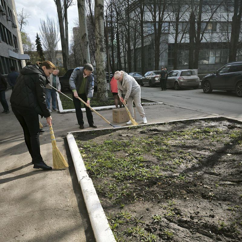 Минсельхоз ДНР присоединился ко второму Республиканскому субботнику Минсельхоз ДНР присоединился ко второму Республиканскому субботнику