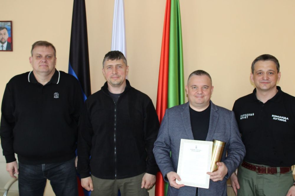 В Горловку была передана «Капсула Победы» В Горловку была передана «Капсула Победы»