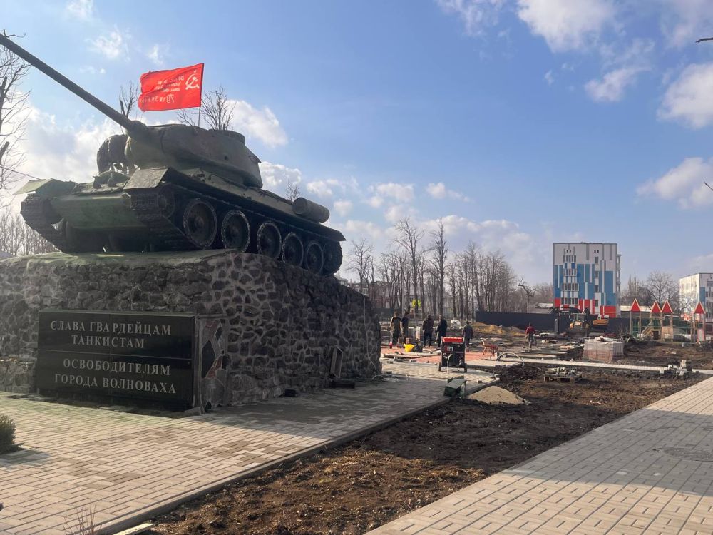 Константин Зинченко: Проверил ход работ в сквере «Освободителей» Константин Зинченко: Проверил ход работ в сквере «Освободителей»