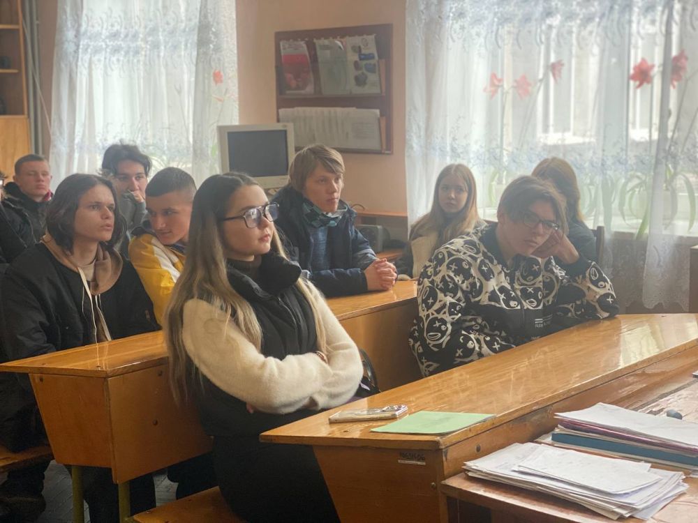 Акция «Будь здоров!». В «Енакиевском политехническом техникуме» прошла познавательная акция, посвященная Всемирному дню здоровья, направленная на популяризацию здорового образа жизни Акция «Будь здоров!». В «Енакиевском политехническом техникуме» прошла познавательная акция, посвященная Всемирному дню здоровья, направленная на популяризацию здорового образа жизни