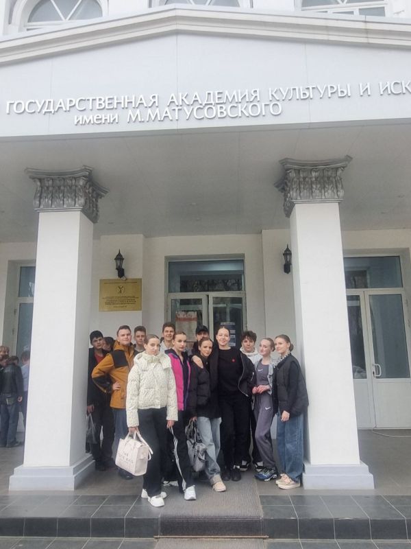 Горловский Народный ансамбль бального танца «Ритм» продолжает покорять новые вершины Горловский Народный ансамбль бального танца «Ритм» продолжает покорять новые вершины
