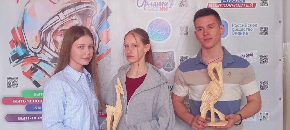 Молодежь Докучаевска пообщалась с чемпионом России Парковой культуры Молодежь Докучаевска пообщалась с чемпионом России Парковой культуры