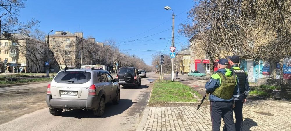 Госавтоинспекторы призывают водителей и пешеходов к повышенному вниманию на аварийных участках автодорог Госавтоинспекторы призывают водителей и пешеходов к повышенному вниманию на аварийных участках автодорог